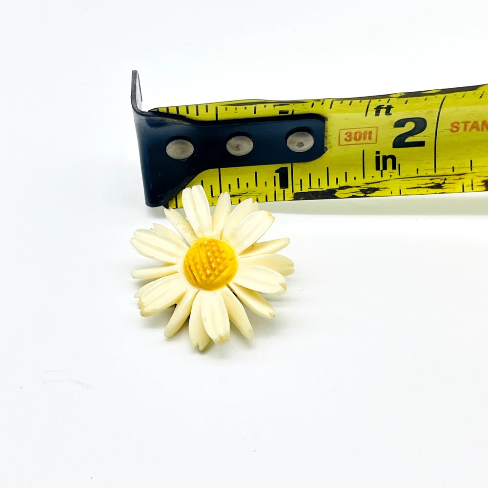 Vintage Earrings Lot of 2 Bug Floral Daisy Enamel Flower Statement Retro - Picture 6 of 16